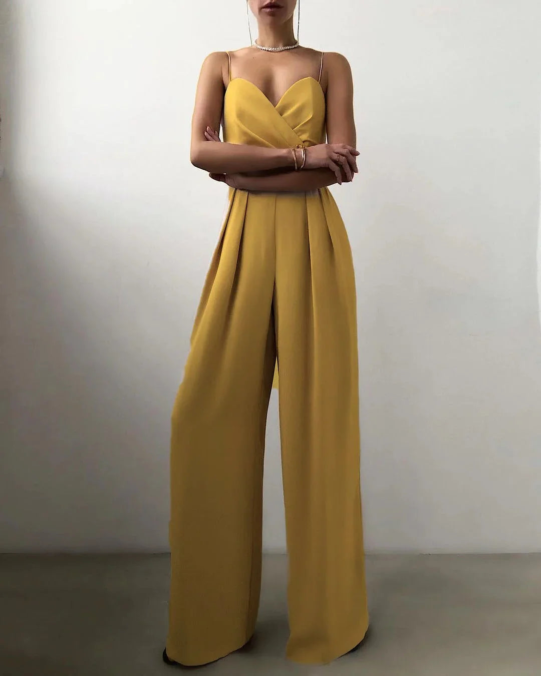 Eleganter Damen Jumpsuit mit Herzausschnitt und weitem Bein