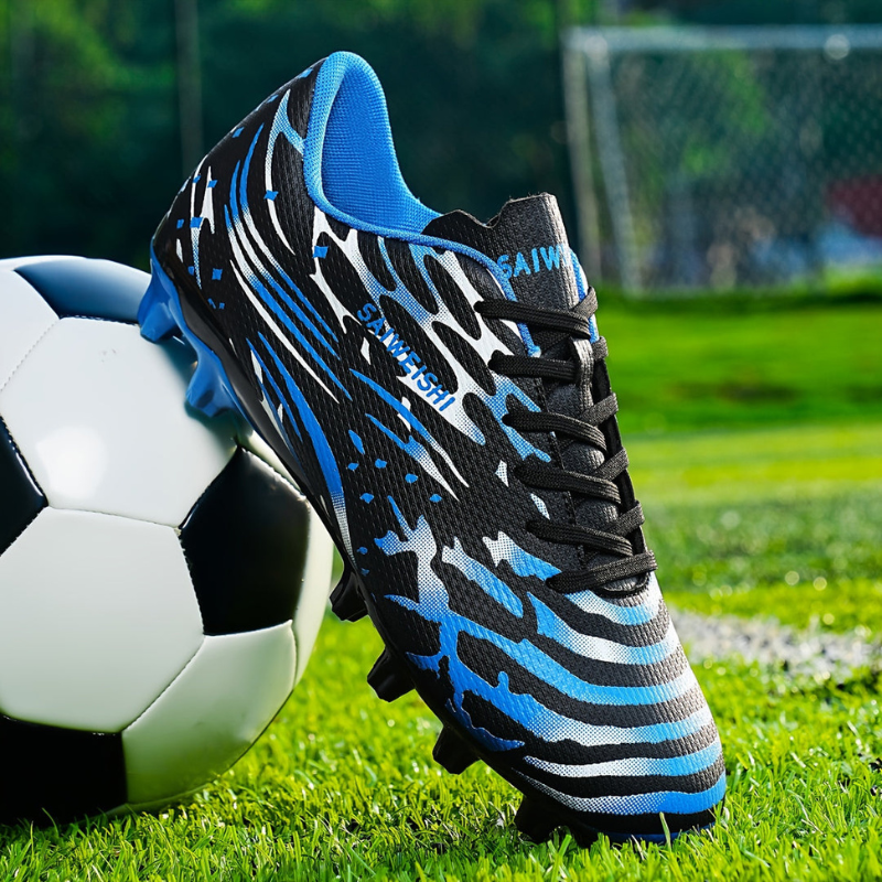 Herren Fußballschuhe | On Sportschuhe | Lange Noppen für Stabilen Halt