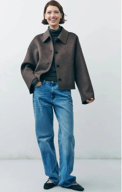 Isabella | Damen Übergangsjacke Oversize Kurzmantel in Braun mit Reverskragen & Knopfleiste