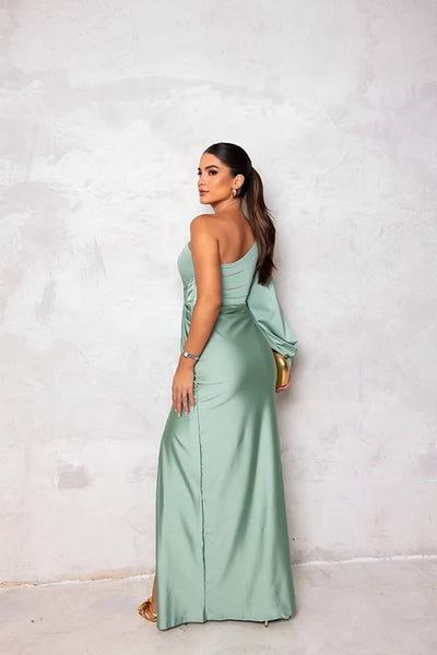 Sahari – Asymmetrisches One-Shoulder-Midikleid mit Drapierung und Schlitz